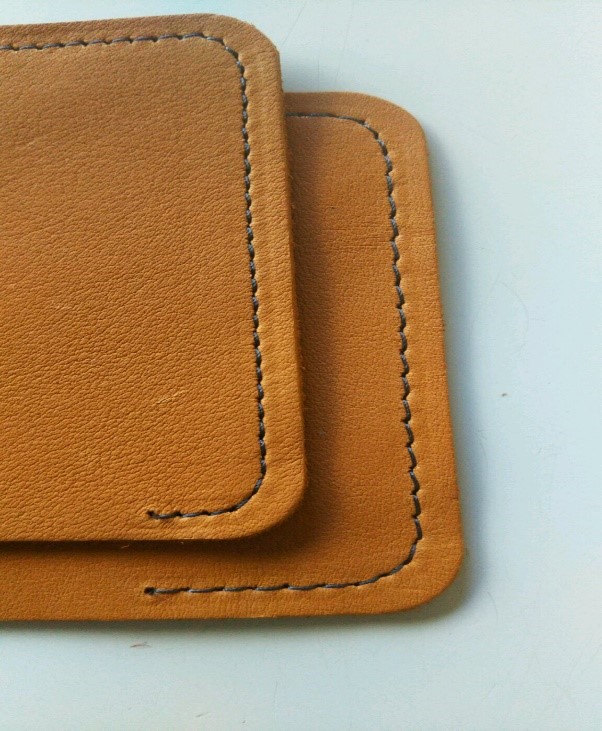 革の縫い目の粗さ